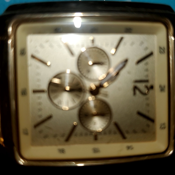 Gold Square Dial Watch - Picture 13 of 13